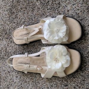 Comfortview sandal size 10